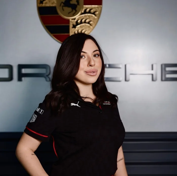 Porsche Host